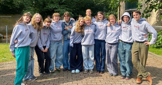 Groepsdruk x Wingerd Atheneum